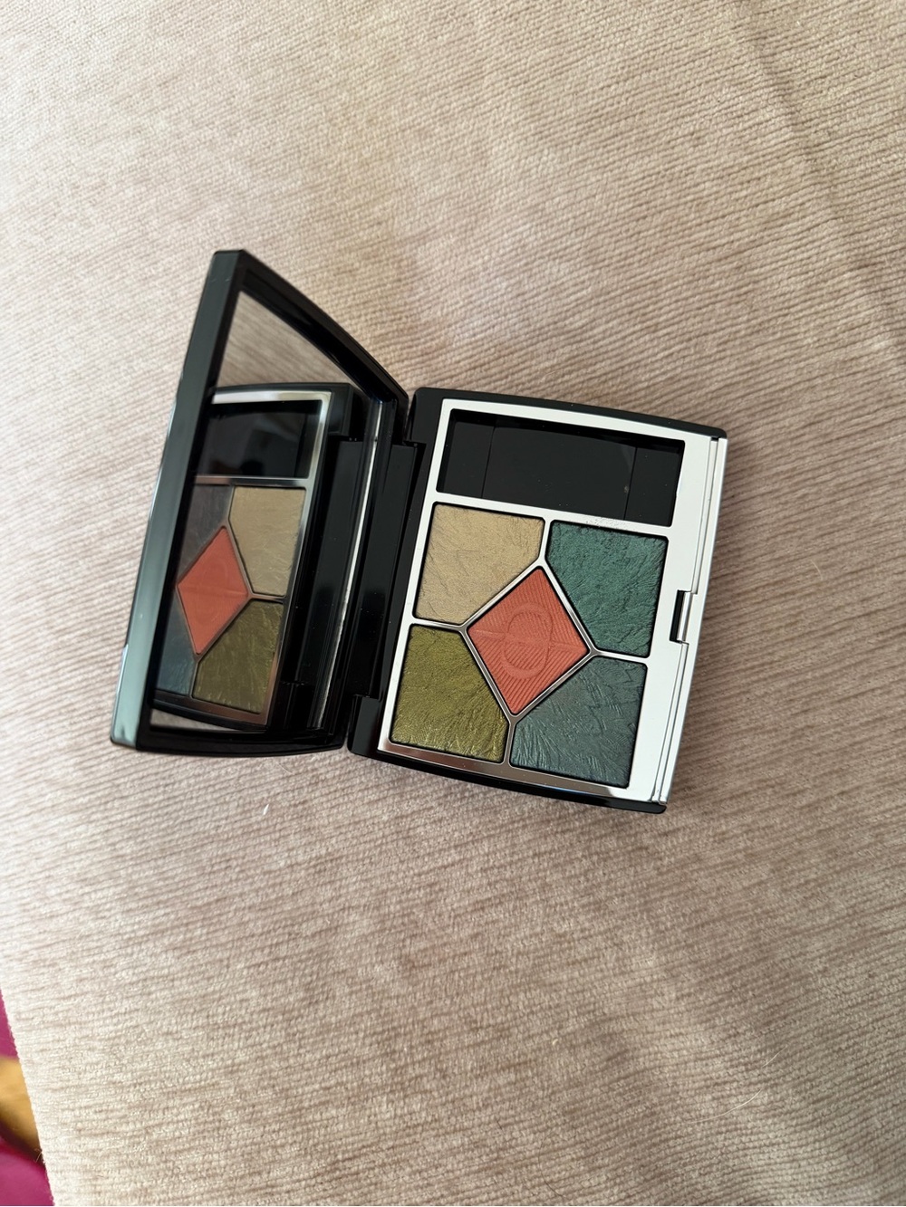 Dior 5-Color Eyeshadow Palette in Coral and Green Tones - Picture 2 of 10